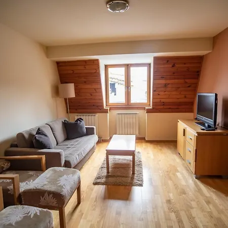 204 Vucko Private Host Apartman 4*