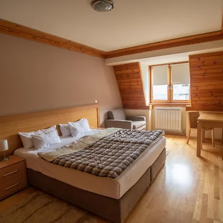 204 Vucko Private Host Apartman 4*